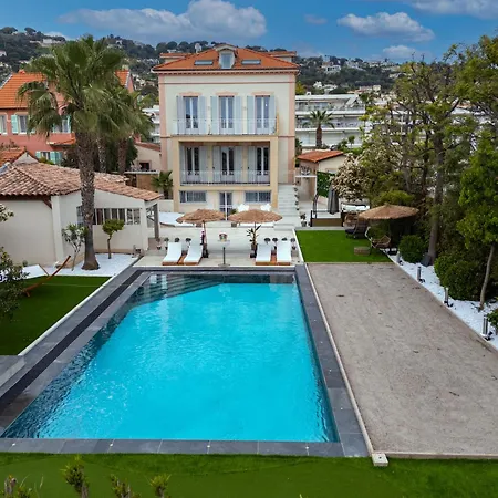 Lucienne * فالوريس